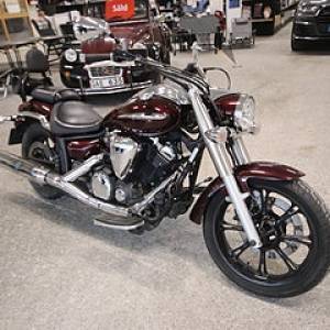 Yamaha XVS950A Midnight star "låga mil "