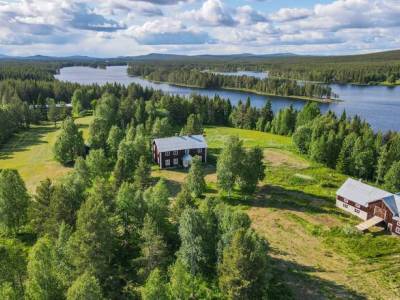 L&auml;genhet 5rum Mal&aring; Mal&aring; kommun Mal&aring;n&auml;s 1:46 &ndash; En historisk g&aring;rdsidyll med sj&ouml;l&auml;ge och o&auml;ndlig charm