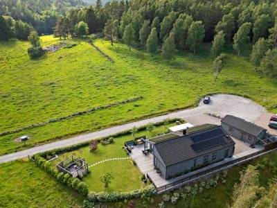 Hus 4rum Boken&auml;s Uddevalla kommun Sk&auml;lebacken 138