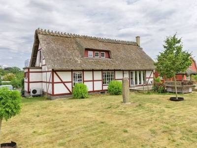 Hus 6rum Blekinge Karlshamns kommun Tr&auml;dg&aring;rdsv&auml;gen 2