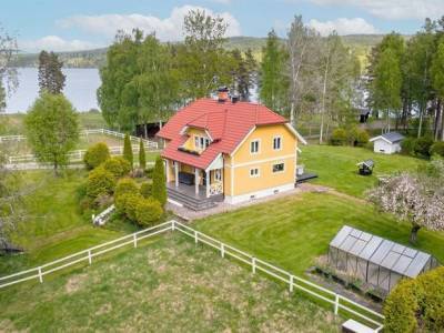 Hus 8rum V&auml;rmland S&auml;ffle kommun Slirud S&aring;gbacken