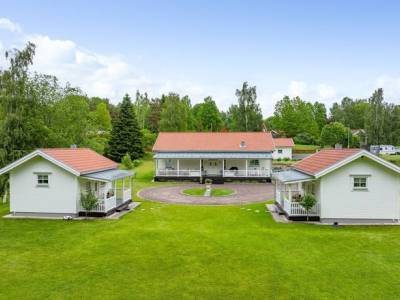 Hus 5rum &Ouml;sterg&ouml;tland Motala kommun Karlsbyv&auml;gen 11