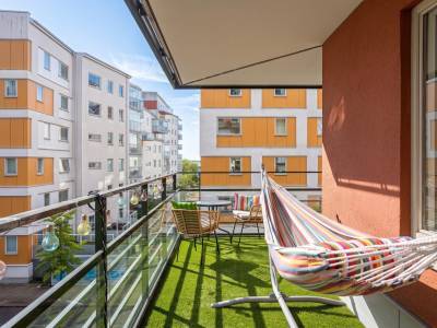 &Ouml;ster M&auml;larstrand, V&auml;ster&aring;s Storsegelgatan 1